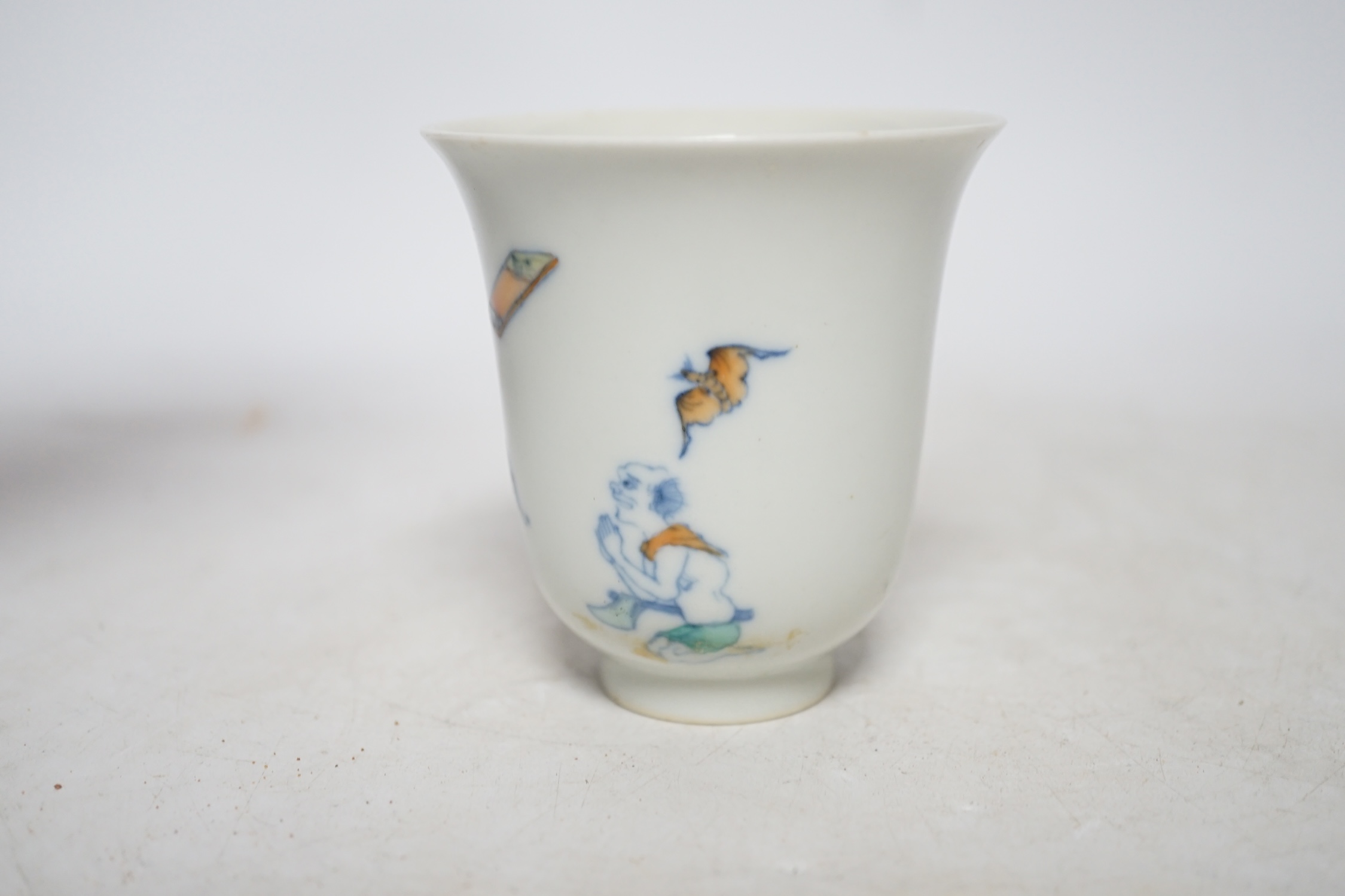 A Chinese underglaze copper red beaker, 9cm